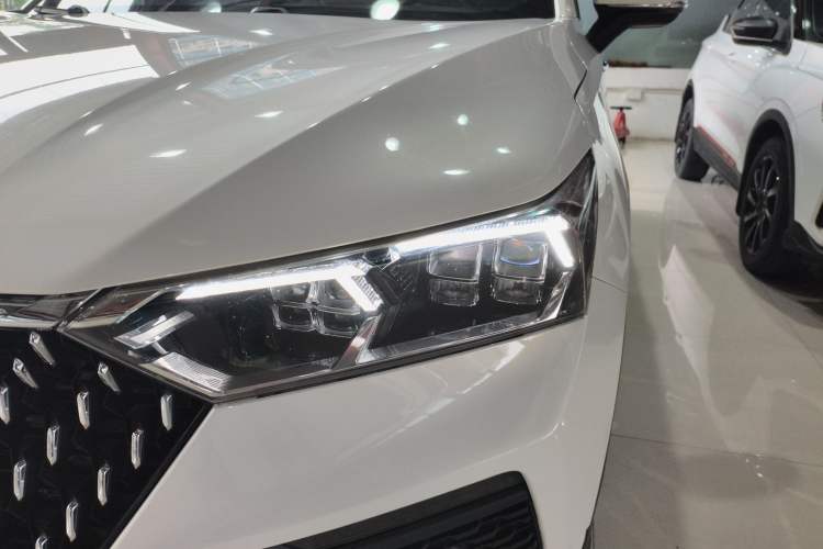 Used Bestune T77 2021 PRO 280 TID Automatic Luxury Model Left Front Headlight