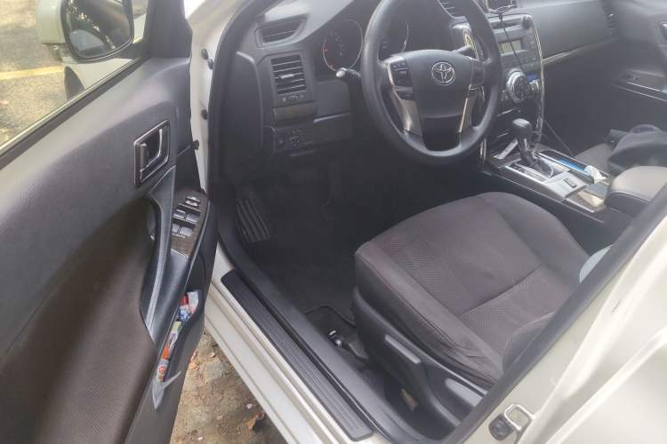 Used Toyota Reiz 2013 2.5S Elite Edition Driver Seat
