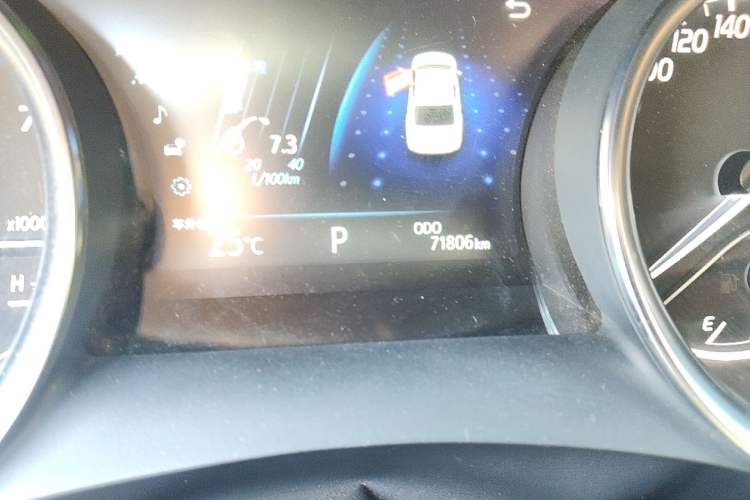 Used Toyota Camry 2019 2.0G Luxury Edition China VI Standard Odometer Close Up