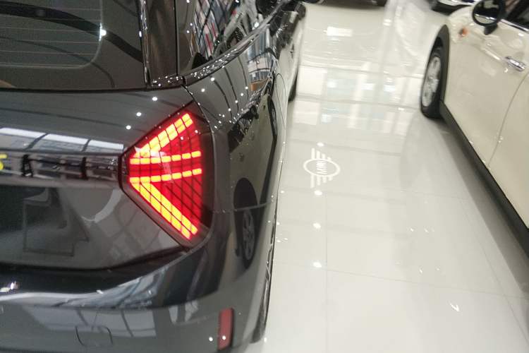 Used MINI Electric COOPER 2024 452km COOPER SE Artist