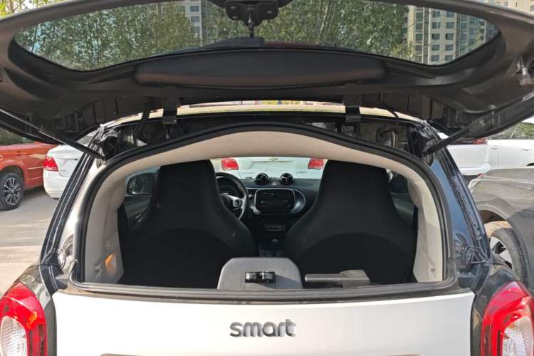 Used smart fortwo 2015 1.0L 52 kW Hardtop Passion Edition Trunk