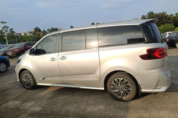 Used SAIC MAXUS G20 2023 Facelifted PLUS 2.0T Gasoline Automatic Luxury Edition
