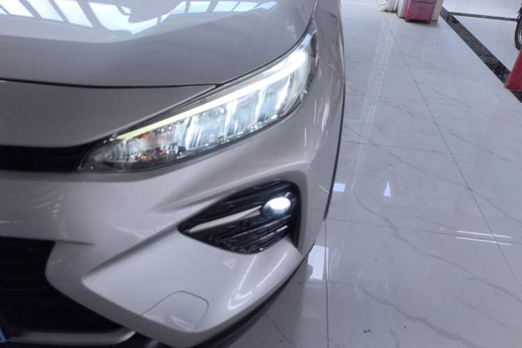 Used Toyota Wildlander 2021 2.0L CVT Two-Wheel Drive Luxury Edition Left Front Headlight