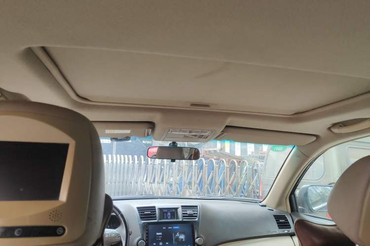 Used Toyota Highlander 2011 2.7L Two-Wheel Drive 7-Seater Luxury Edition
