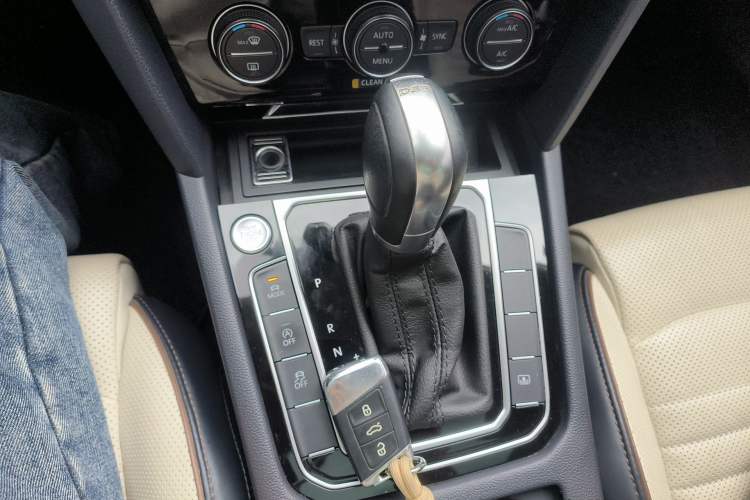 Used Volkswagen Magotan 2018 380TSI DSG Flagship Edition Gear Lever