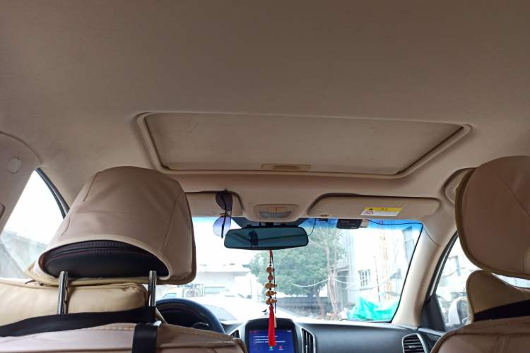 Used Baojun 560 2015 1.8L manual luxury version