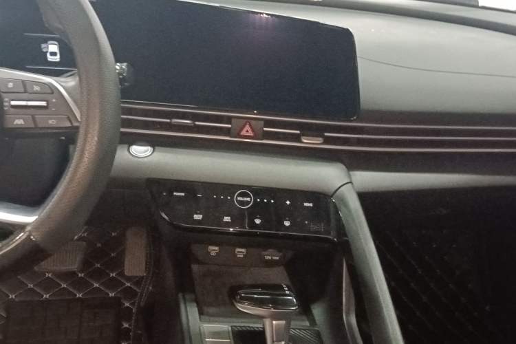 Used Hyundai Elantra 2021 1.5L CVT LUX Prestige Edition