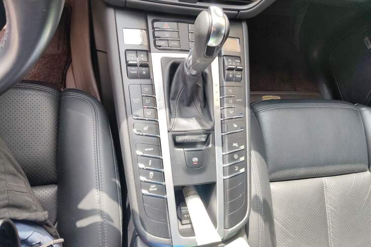 Used Porsche Macan 2021 Macan 2.0T Gear Lever