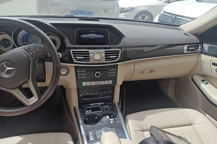 Used Mercedes-Benz E-Class 2015 Facelift E 200 L Sport Edition Audio And AC Panel