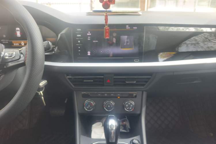 Used Volkswagen Lavida 2021 1.5L Automatic Comfort Edition Audio And AC Panel