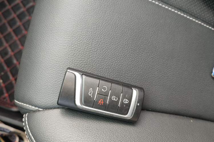 Used GAC Trumpchi M6 2021 270T DCT Luxury Edition (7-seater)
