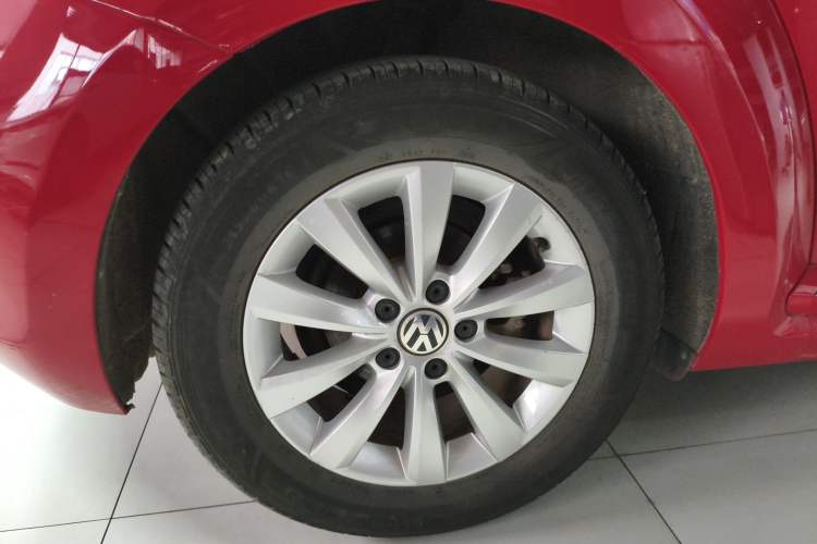 Used Volkswagen Beetle 2015 180TSI model
