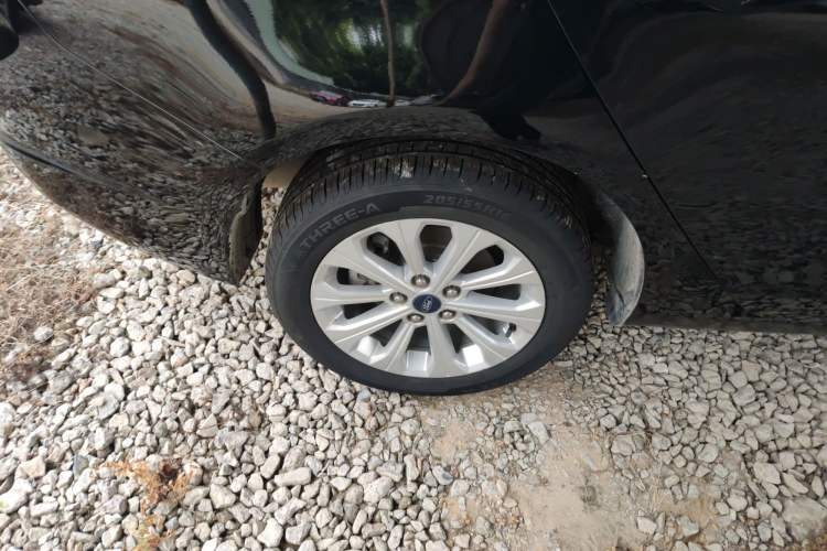 Used Ford Escort 2015 1.5L Automatic Fashion Model