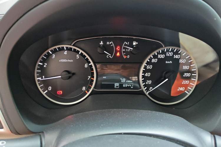 Used Nissan Sylphy 2016 1.6 XL CVT Luxury Edition Odometer Close Up