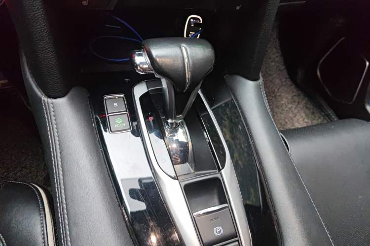 Used Honda UR-V 2017 240TURBO Two-Wheel Drive Luxury Edition China VI
