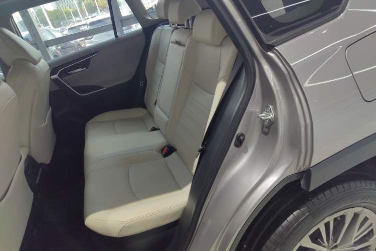 Used Toyota Wildlander 2023 Dual-Motor 2.5L E-CVT Four-Wheel Drive Prestige Edition