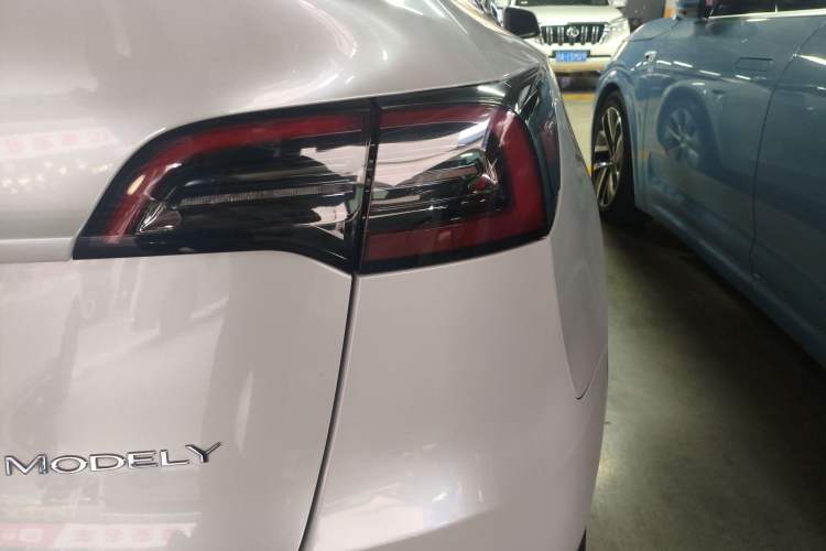 Used Tesla Model Y 2021 Long-Range All-Wheel-Drive Version