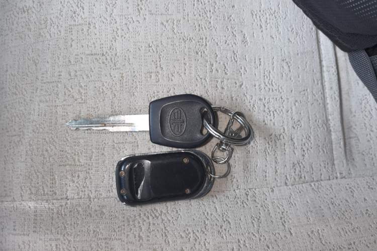 Used FAW Senya M80 2009 1.5L Automatic 7-Seater Luxury Version