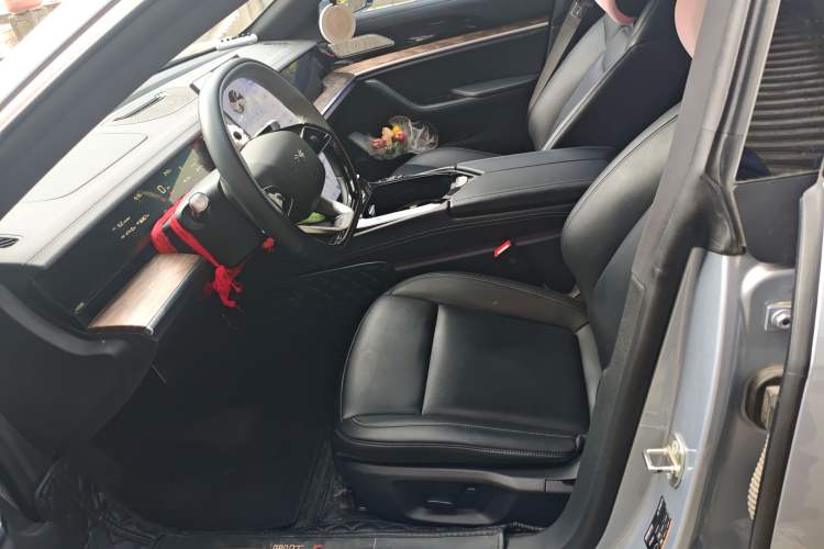 Used NETA S 2022 Extended-Range Version 1160 km Range Rear-Wheel-Drive Compact Edition Left Front Seat