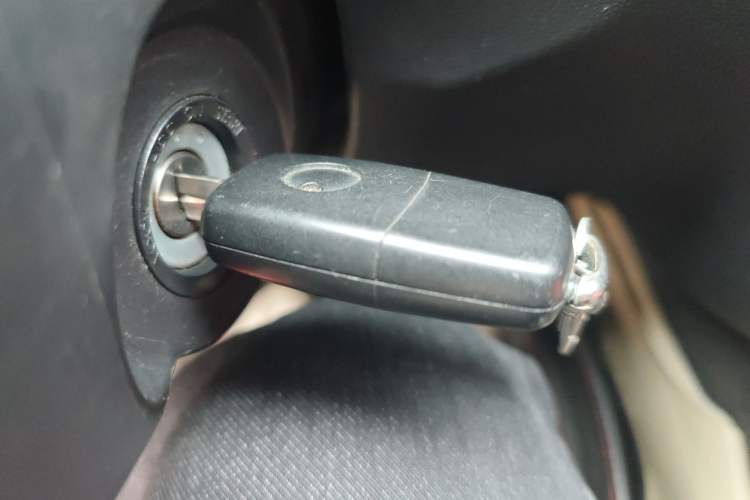 Used Dongfeng Fengon 330 2014 1.5L Manual Utility Version DK15 Vehicle Key