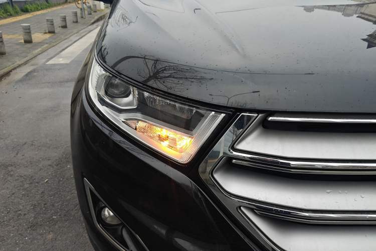 Used Ford Edge 2015 2.0T GTDi Two-Wheel-Drive Elite Edition
