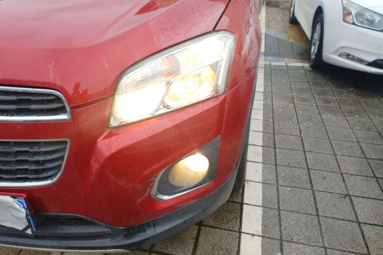 Used Chevrolet Trax 2014 1.4T Manual Two-Wheel Drive Comfort Model Left Front Headlight