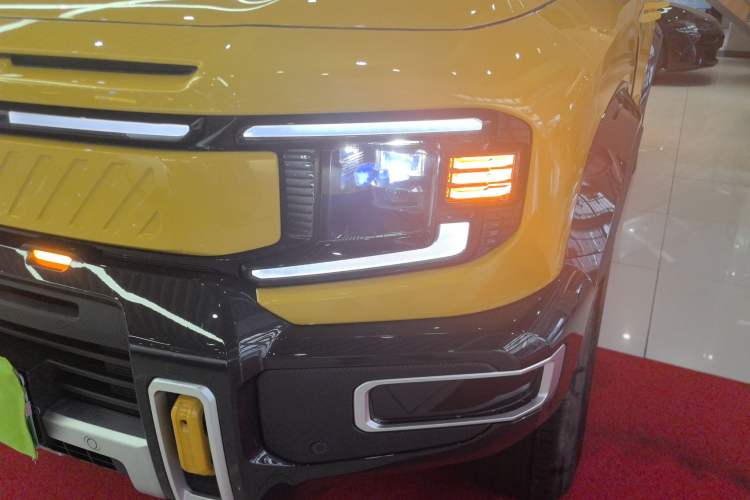 Used Deepal G318 2025 Worry-Free Cross-Country Edition Four-Wheel Drive Distant Mountains Version Left Front Headlight