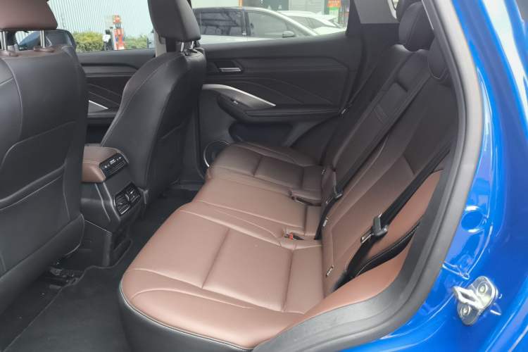 Used Wey VV6 2018 2.0T Two-Wheel-Drive Ultra-Luxury Version China V Standard