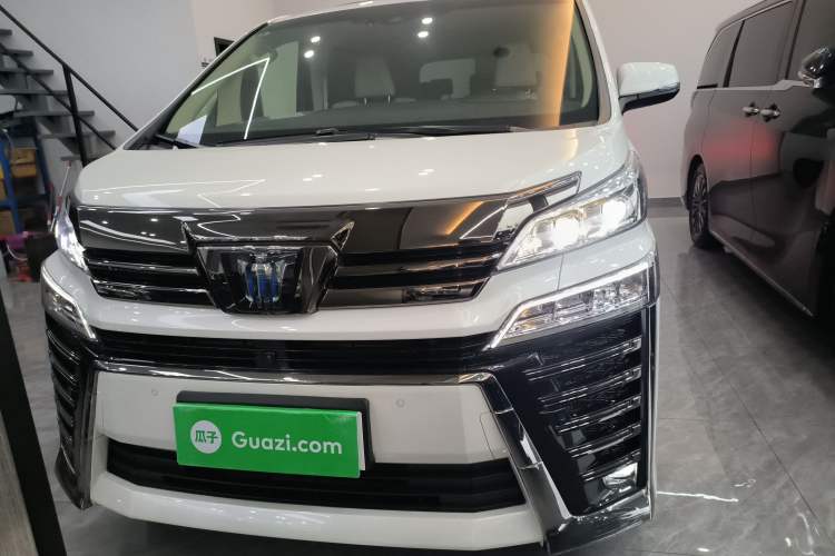 Used Toyota Vellfire 2023 Crown Dual-Engine 2.5L HV Ultimate Edition