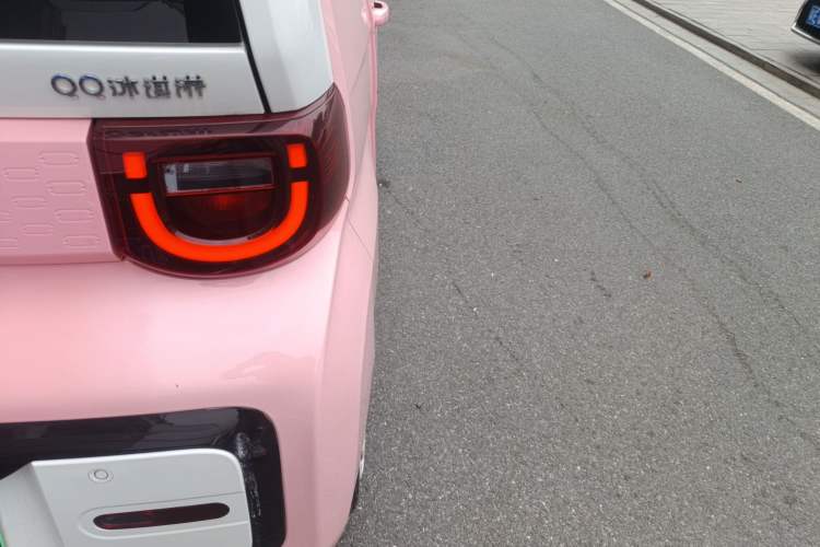 Used Chery QQ Ice Cream 2022 170km Sundae Phosphate Lithium-Ion