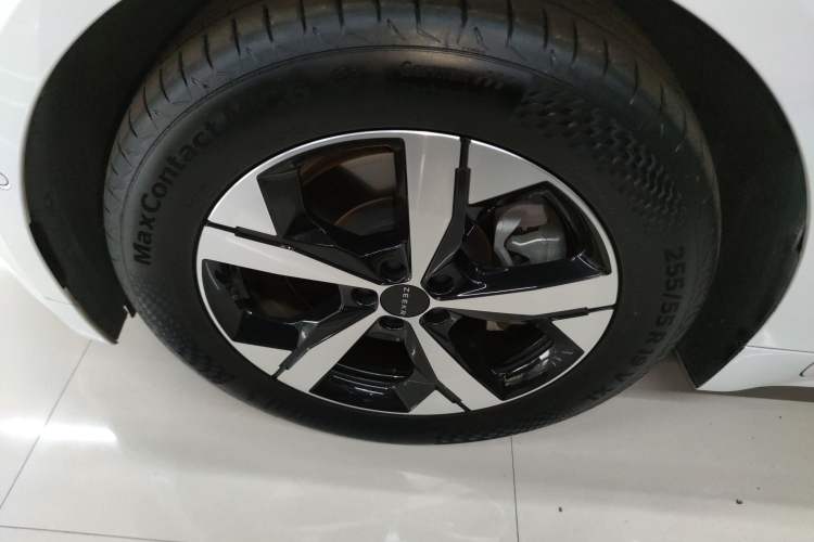 Used Zeekr 001 2022 Long-Range Dual-Motor WE Edition Left Front Wheel Hub