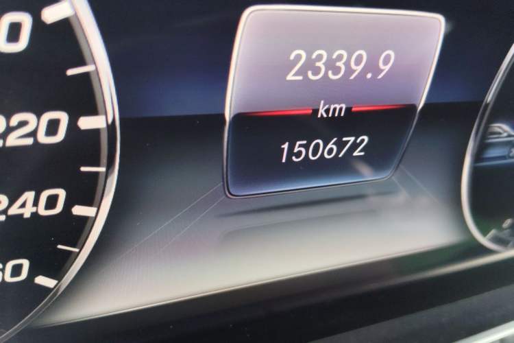 Used Mercedes-Benz E-Class 2017 E 200 L Sport 4MATIC Odometer Close Up