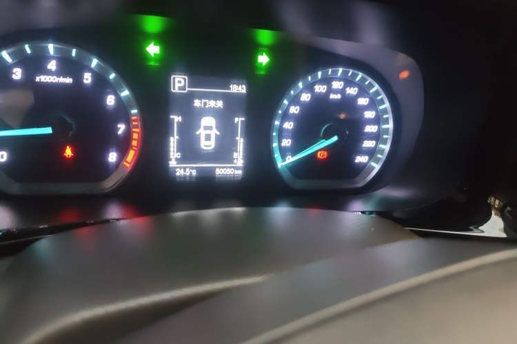 Used CHANGAN OSHAN X5 2021 1.5T DCT Luxury Edition Odometer Close Up