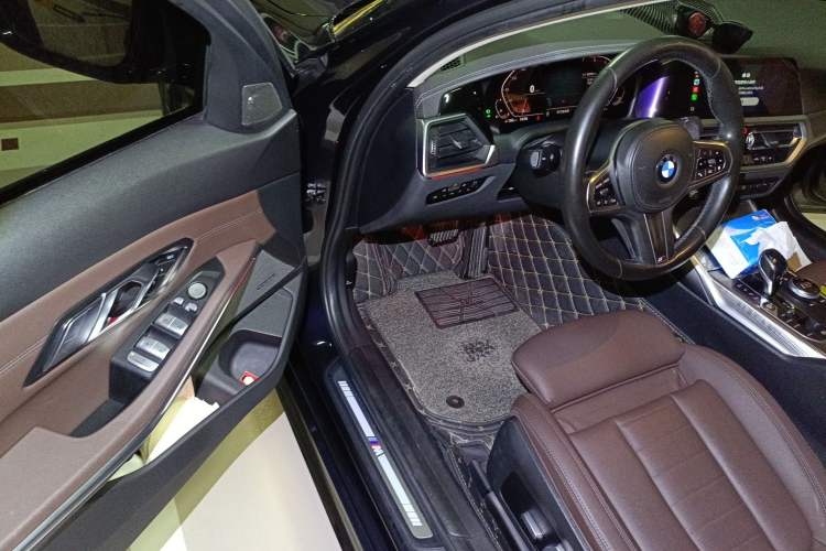 Used BMW 3 Series 2020 325i M Sport Night Edition package Driver Seat