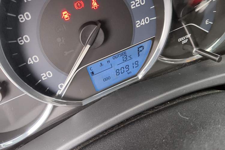 Used Toyota Corolla 2017 Revised Version 1.2T S-CVT GL Odometer Close Up