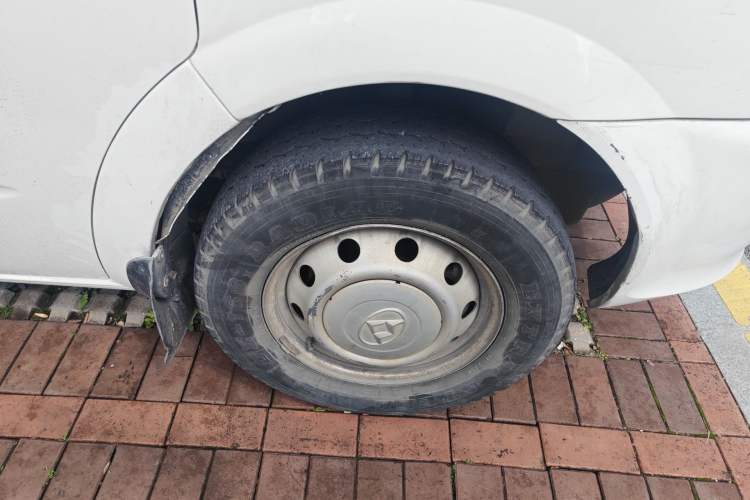 Used SAIC MAXUS Xintu V80 2017 2.5T AMT Aoyuntong National V Short Wheelbase Ultra-Low Roof 5/6/10-Seater
