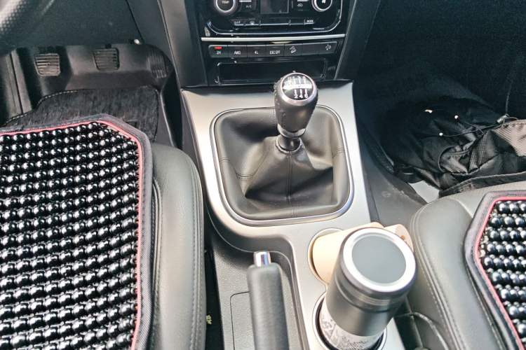 Used Haval H5 Classic 2018 Classic Edition 2.0T Diesel Manual 4x4 Elite Model Gear Lever