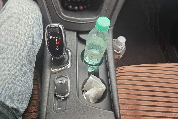 Used Cadillac XT5 2018 28T Four-Wheel Drive Luxury Model Gear Lever