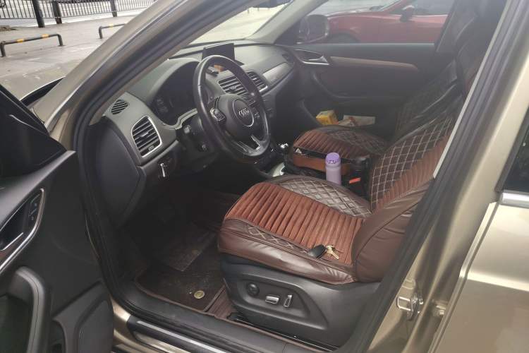 Used Audi Q3 2016 40 TFSI quattro all-wheel-drive sport model
