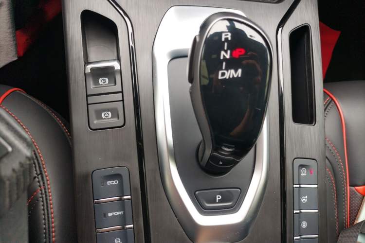 Used Wey VV5 2019 1.5T Two-Wheel-Drive Orange Edition Limited Model