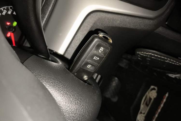 Used Volkswagen Lavida 2015 1.6L Automatic Fashion Edition Vehicle Key