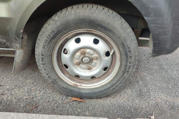 Used Dongfeng Xiaokang V07S 2011 1.0L Base Version AF10-06 Right Front Wheel Hub