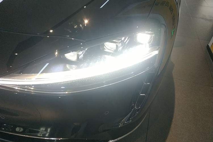 Used Hima S9T 2025 Model Range-Extended Ultra Long-Range Version Left Front Headlight