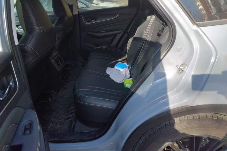 Used Venucia V 2022 260T Black Horse Edition · Idol