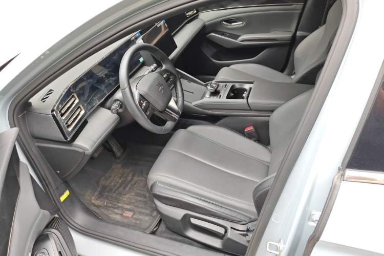 Used BYD Qin L 2024 DM-i 80KM Leading Model
