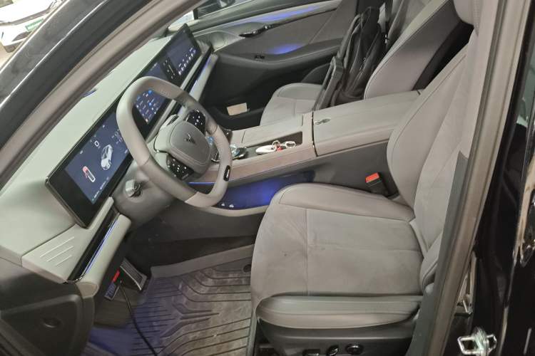 Used VOYAH PASSION 2024 PHEV Four-Wheel Drive Ultra-Long Range Executive Edition Left Front Seat