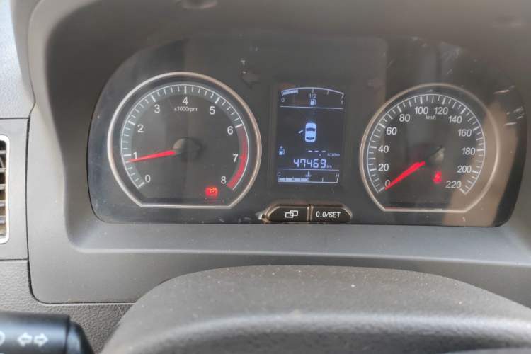 Used FORTHING Joyear X5 2013 1.6L Manual Luxury Model China IV Standard