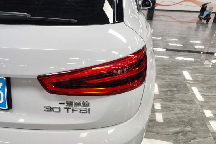 Used Audi Q3 2015 30 TFSI Comfort Model