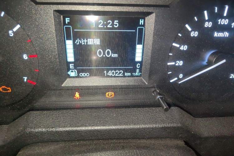 Used BAW 212 Classic 2023 Sniper 2.4T Manual Light-duty Model Odometer Close Up