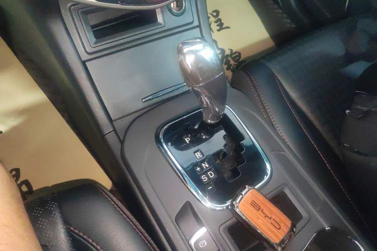 Used BYD S7 2015 2.0T Automatic Prestige Model